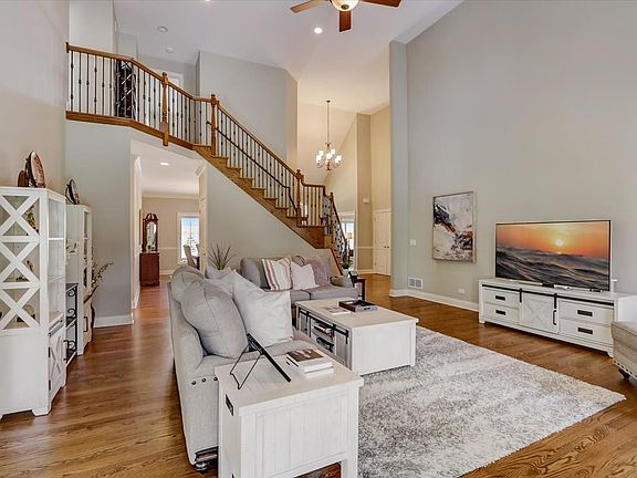 4th image of 3691 Heathmoor Dr