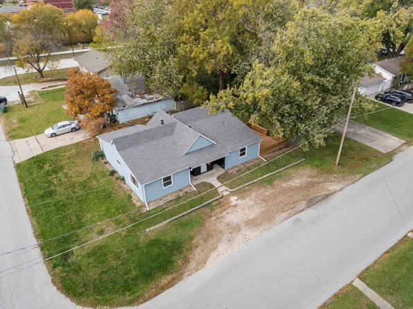412 SE Ewing St, Grimes, IA 50111