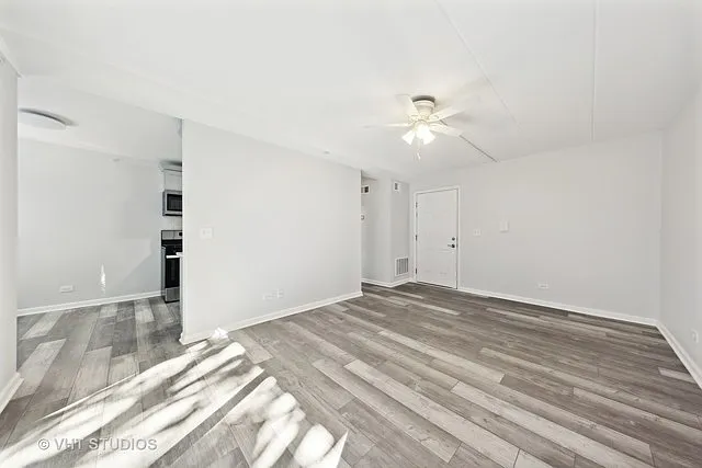 Building Photo - 515 N Cass Ave #2H