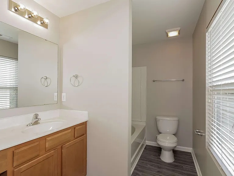 7215 Waldon Park Ln — Photo 10