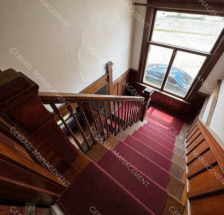 808 Stevens St