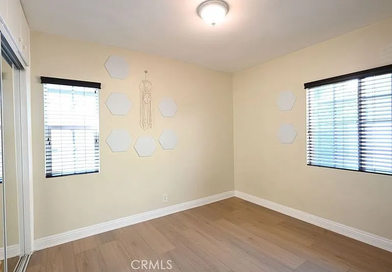 6437 Enfield Ave — Photo 27