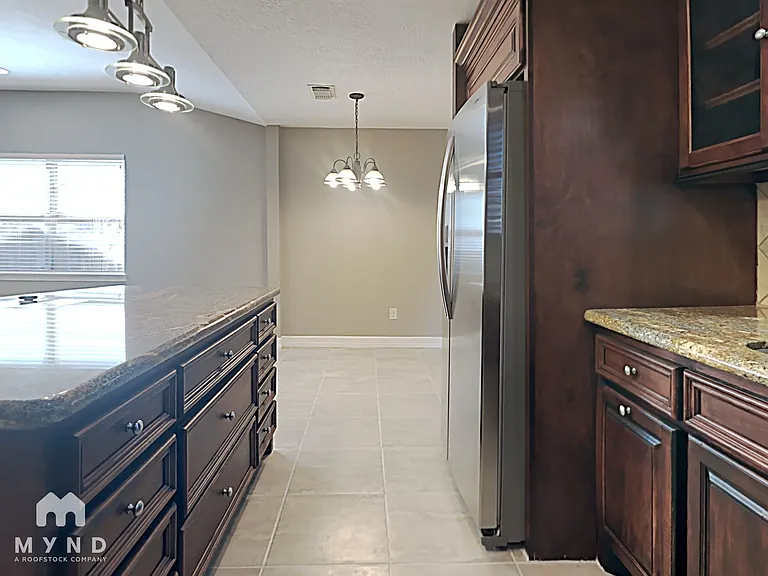 3219 Glen Spring Dr — Photo 6