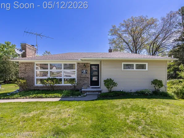 4344 Waterloo Rd, Waterford, MI 48329