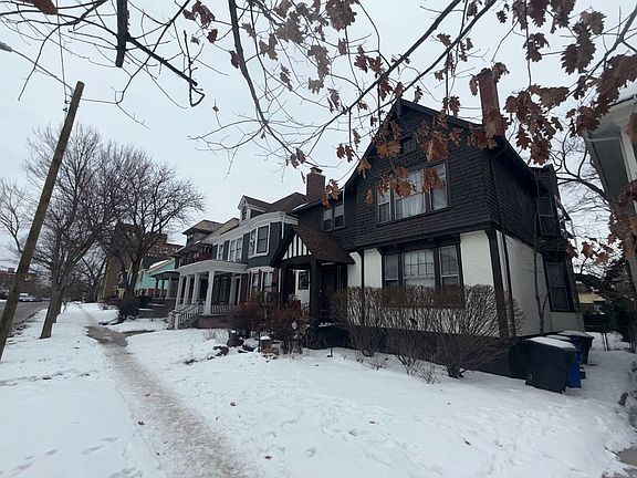5th image of 708 Van Dyke St
