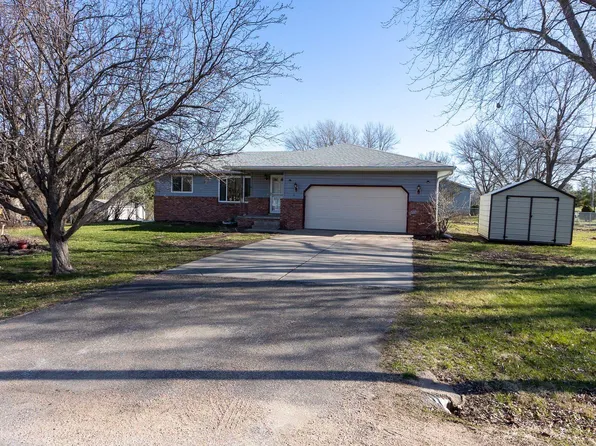 111 W 5th St, Juniata, NE 68955