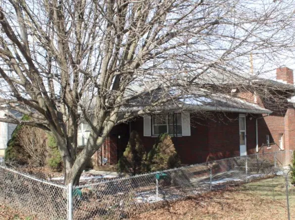 2019 Oak St, Kenova, WV 25530