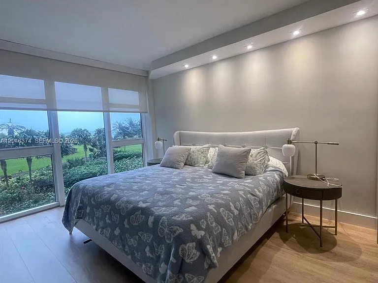 10275 Collins Ave #333 — Photo 8