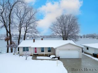 7127 Peninsula Dr NE, Rockford, MI