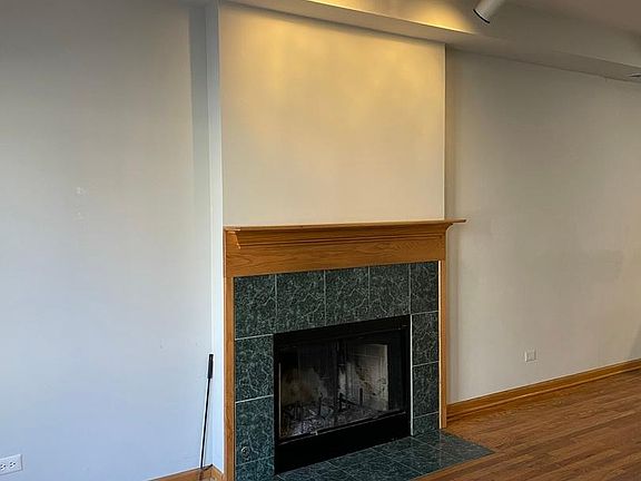 5th image of 1538 N Claremont Ave #1