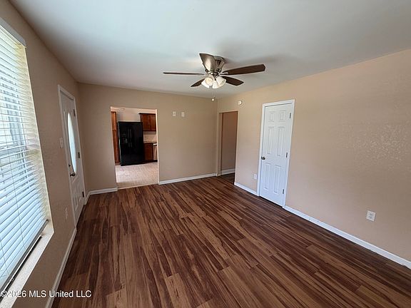 3rd image of 1680 Sunset Blvd