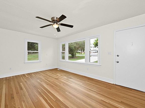 5th image of 710 8th St SE