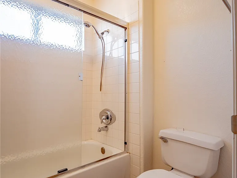 1401 Linnbaker Ln #202 — Photo 17