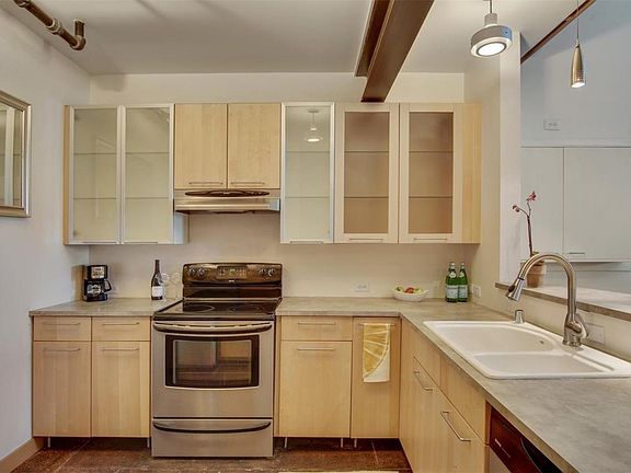 5th image of 910 Santa Fe Dr Unit 8