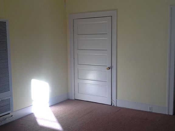 2nd image of 425 University Ave APT 9