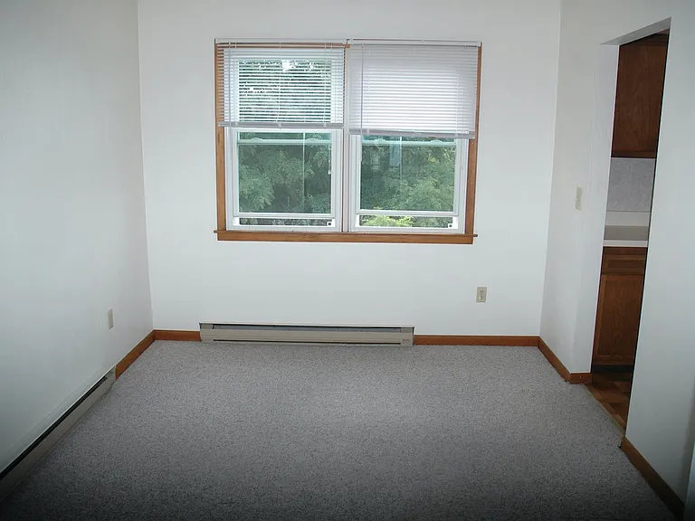 510 Royal Rd — Photo 4