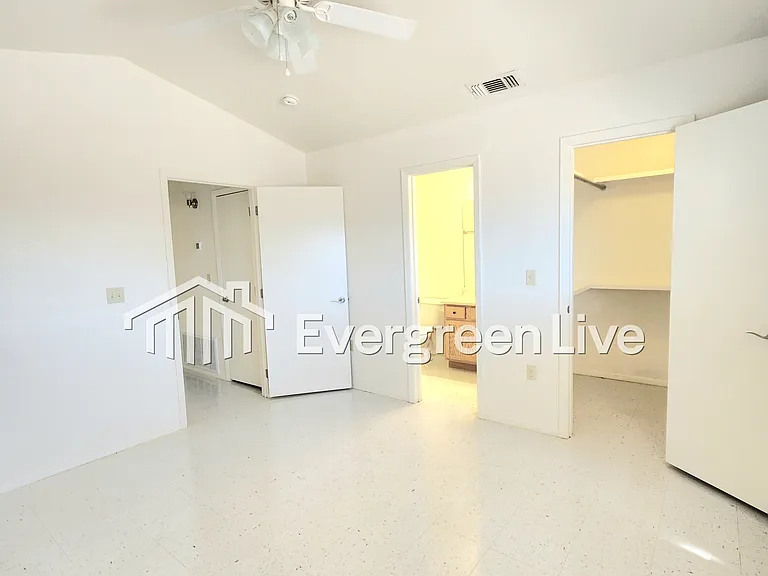 2263 Taos Ct — Photo 14