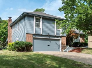 9424 Goddard St, Overland Park, KS 66214