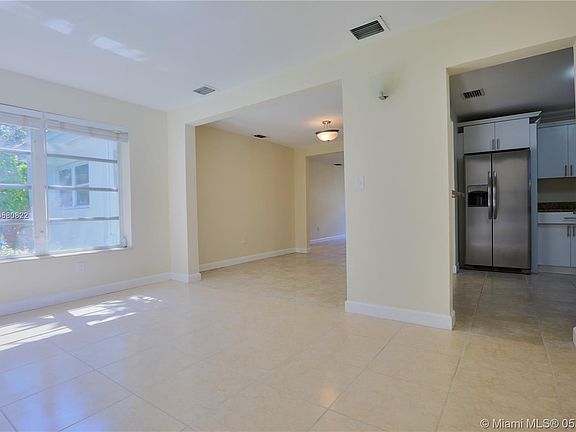 5th image of 455 NE 88th St