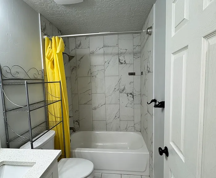 42 W Lester Ave #F17 — Photo 10