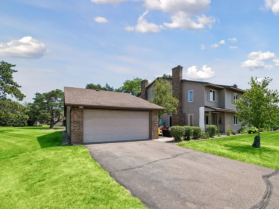 1748 Karis Way