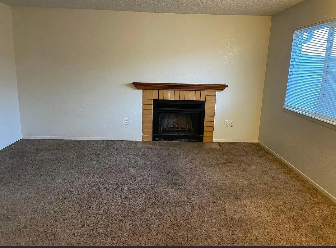 2 bed, 750 sqft, $1,200 — Photo 2