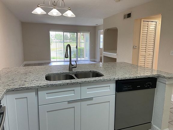 3rd image of 13803 Fairway Island Dr APT 1614