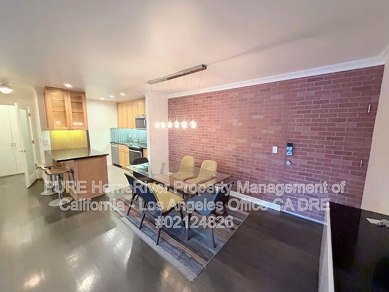 1 bed, 1.0 bath, 669 sqft, $2,995 — Photo 2