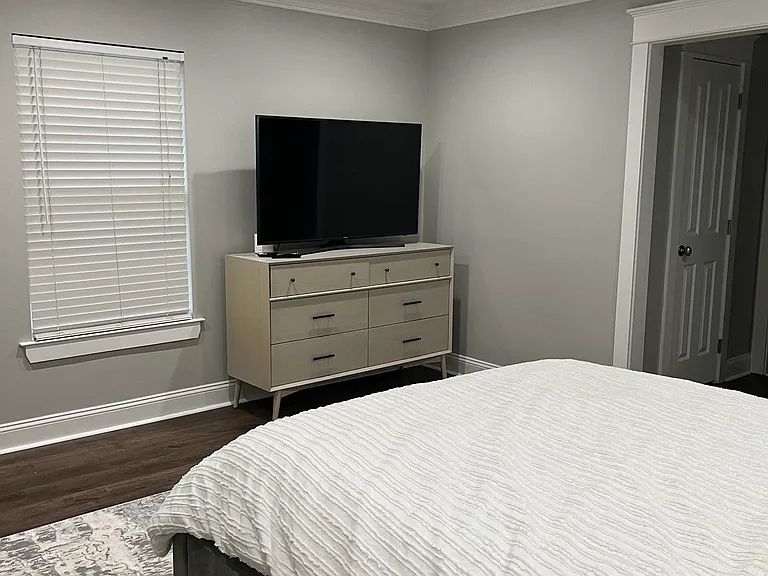 406 Newton St — Photo 14