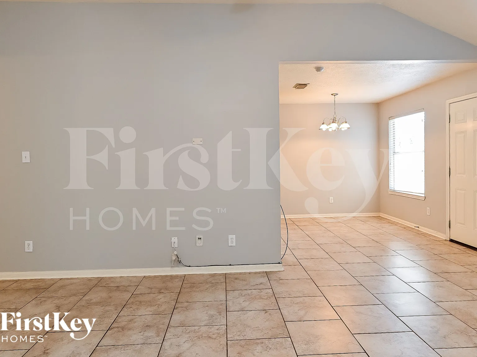 4 bed, 2.0 bath, 1674 sqft, $2,085 — Photo 3