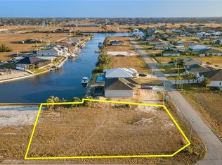 3232 Yucatan Pkwy, Cape Coral, FL 33993