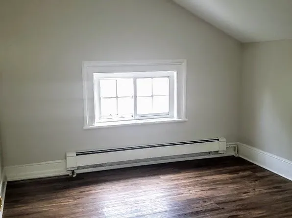 186 Summit Avenue image 17 of 23