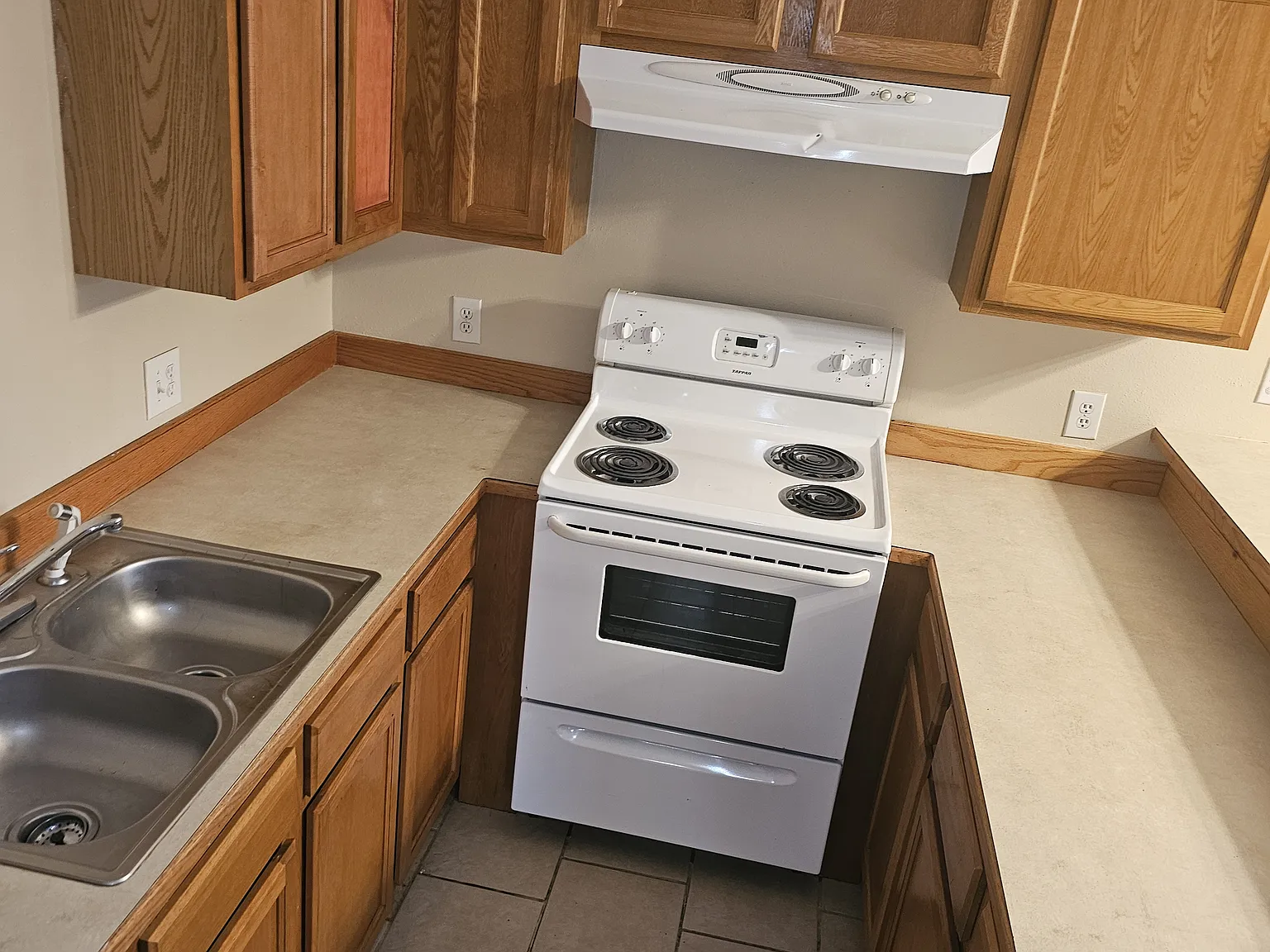 2 bed, 1.5 bath, 1000 sqft, $900 — Photo 4