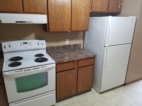 3rd image of 830 S 10th St APT 6
