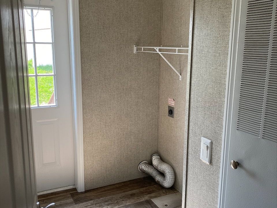 2nd image of 4218 Swan Dr
