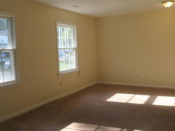 3rd image of 14302 Deloice Cres
