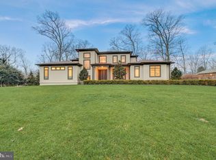 9112 McDonald Dr, Bethesda, MD