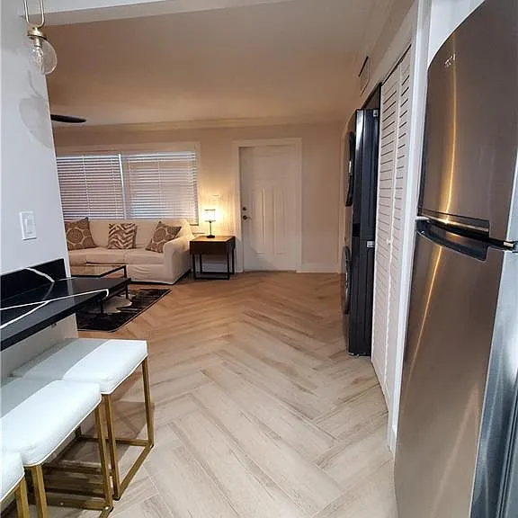 975 9th Ave S #5 — Photo 6