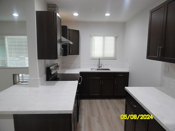 3rd image of 6574 Fountain Ave APT 12
