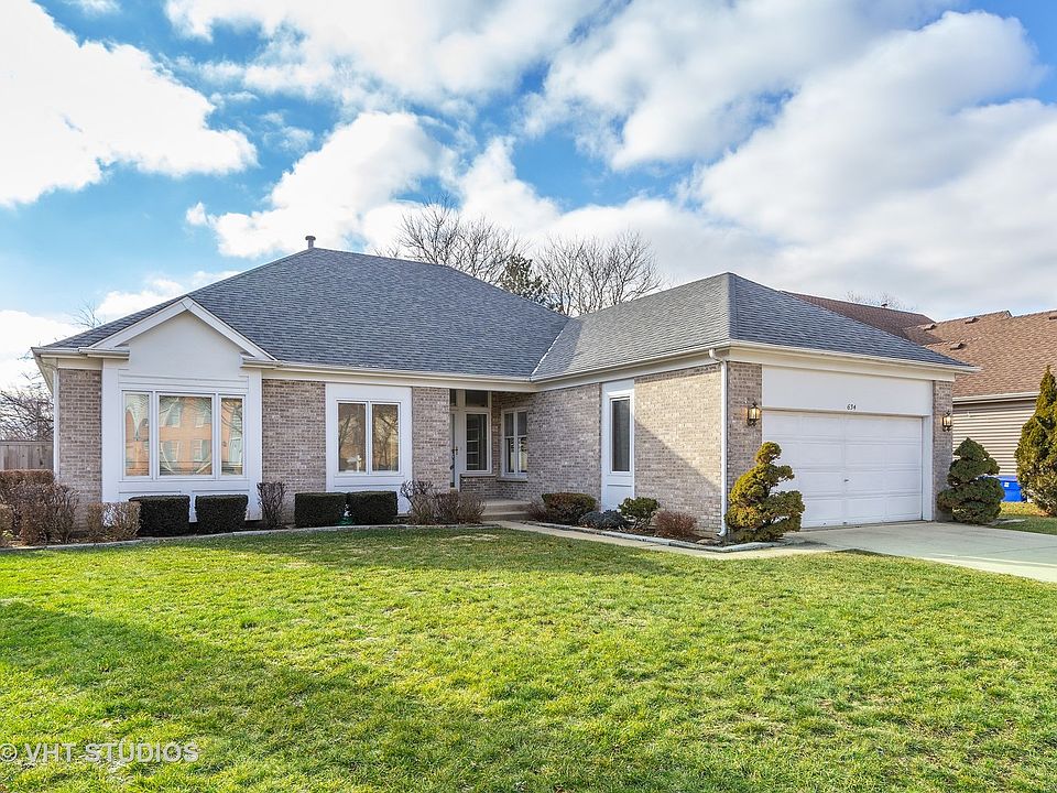 1st image of 634 N Victoria Dr