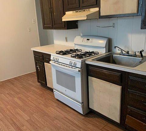 3rd image of 221 Barney St #5