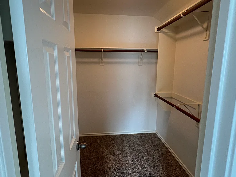 1320 Alder Tree Ln — Photo 9