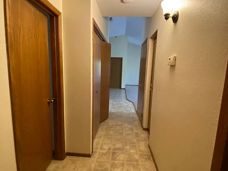 1348 E Ferguson Ct — Photo 24