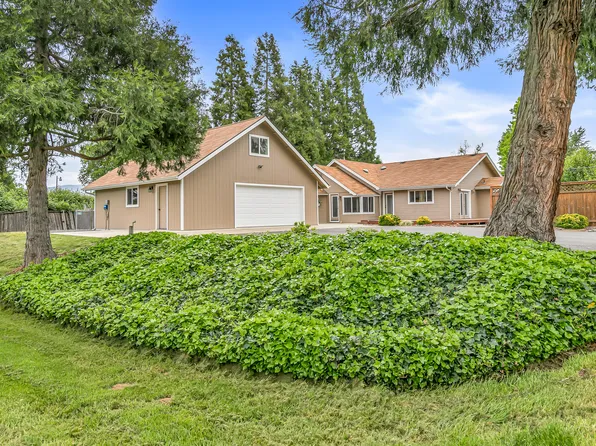 3066 Redwood Ave, Grants Pass, OR 97527