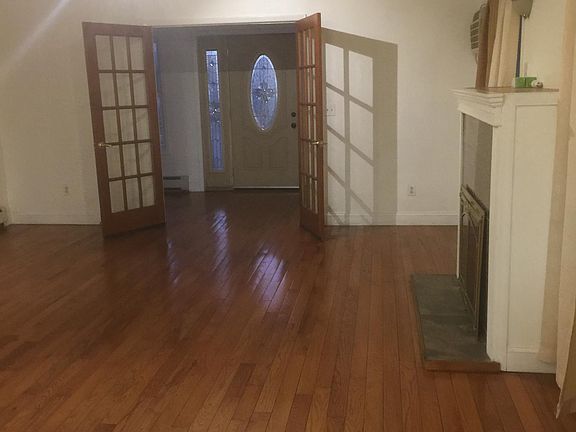 3rd image of 81-00 166th St