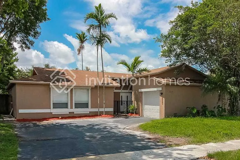 3944 NW 2nd Ct