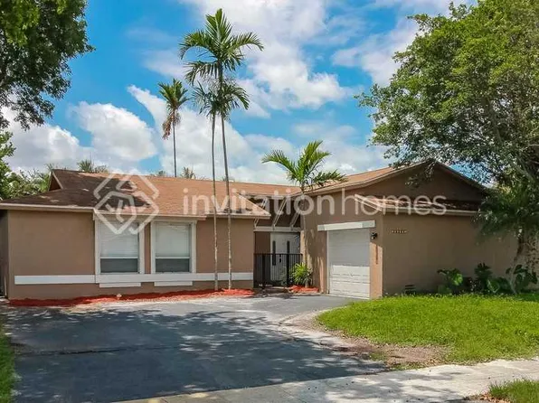 3944 NW 2nd Ct, Deerfield Beach, FL 33442