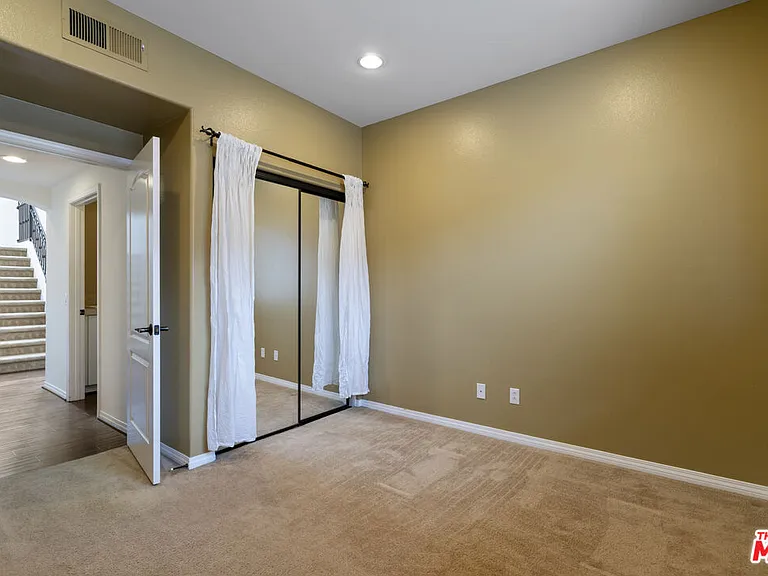 14321 Hortense St — Photo 41