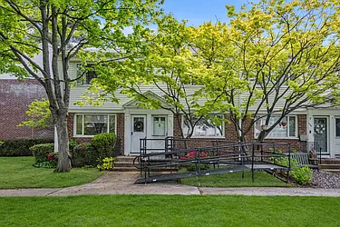 13-52 Bell Boulevard