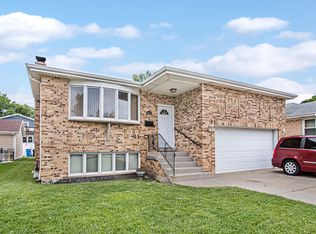 6910 W Summerdale Ave, Chicago, IL 60656